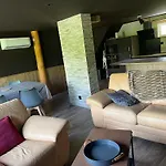 Les Loutrons 샬레 코르니몽